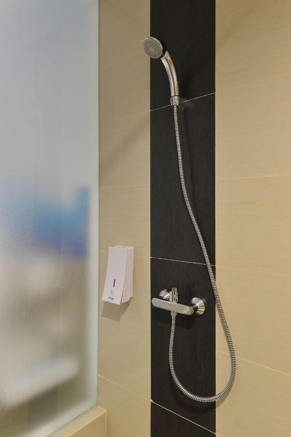 Hotel Moritz Biz Gandaria Jakarta Exterior foto
